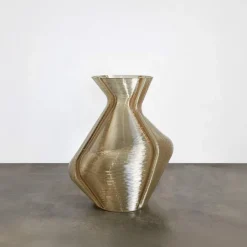 Entertaining<Kelly Wearstler changing vase RECLAIMEDPLASTIC