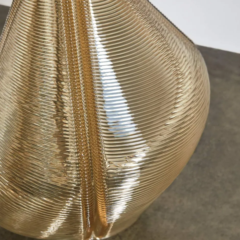 Entertaining<Kelly Wearstler changing vase RECLAIMEDPLASTIC