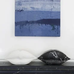 Objects<Kelly Wearstler classic big kiss NEROMARQUINA