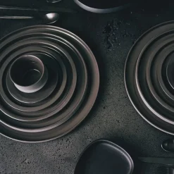 Dune Collection|Dinnerware<Kelly Wearstler dune 9" plate, set of 4 SLATE