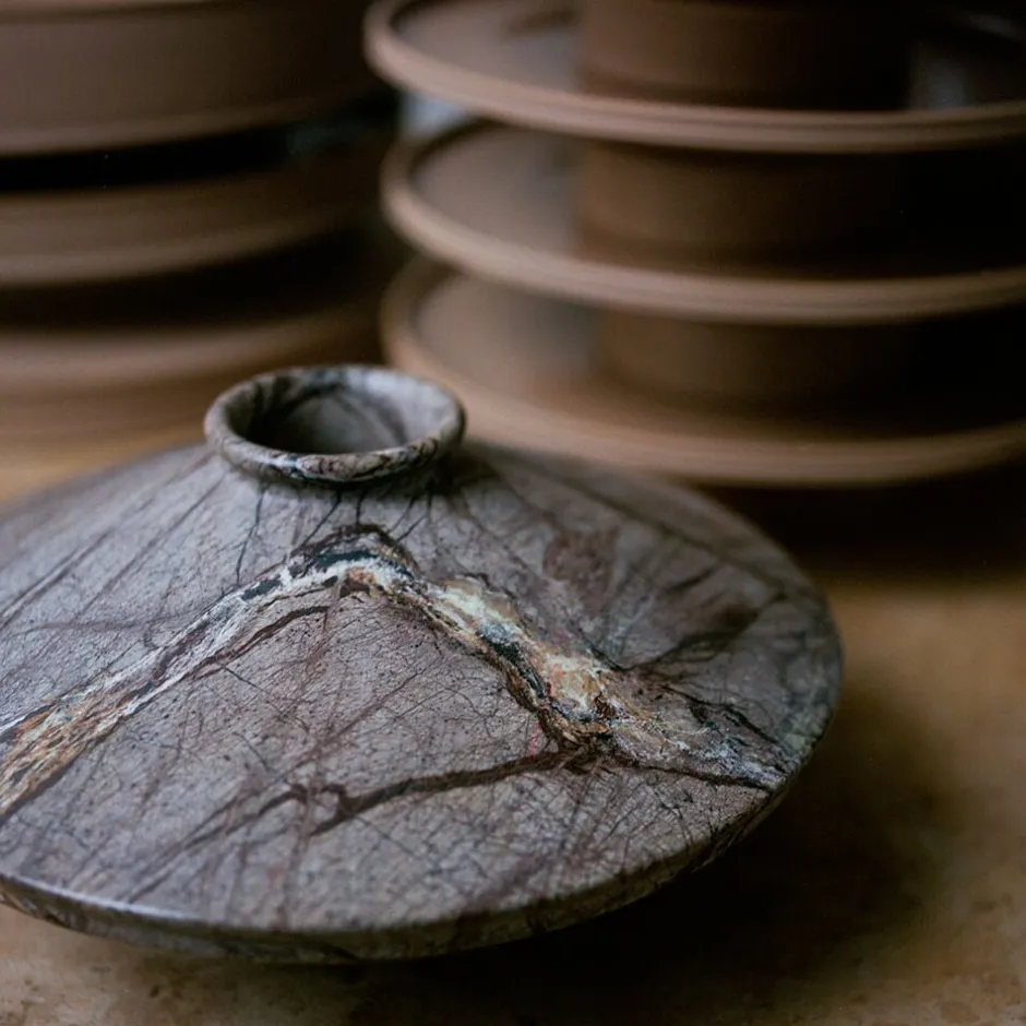 Entertaining|Dune Collection<Kelly Wearstler dune vase SEPIABROWN