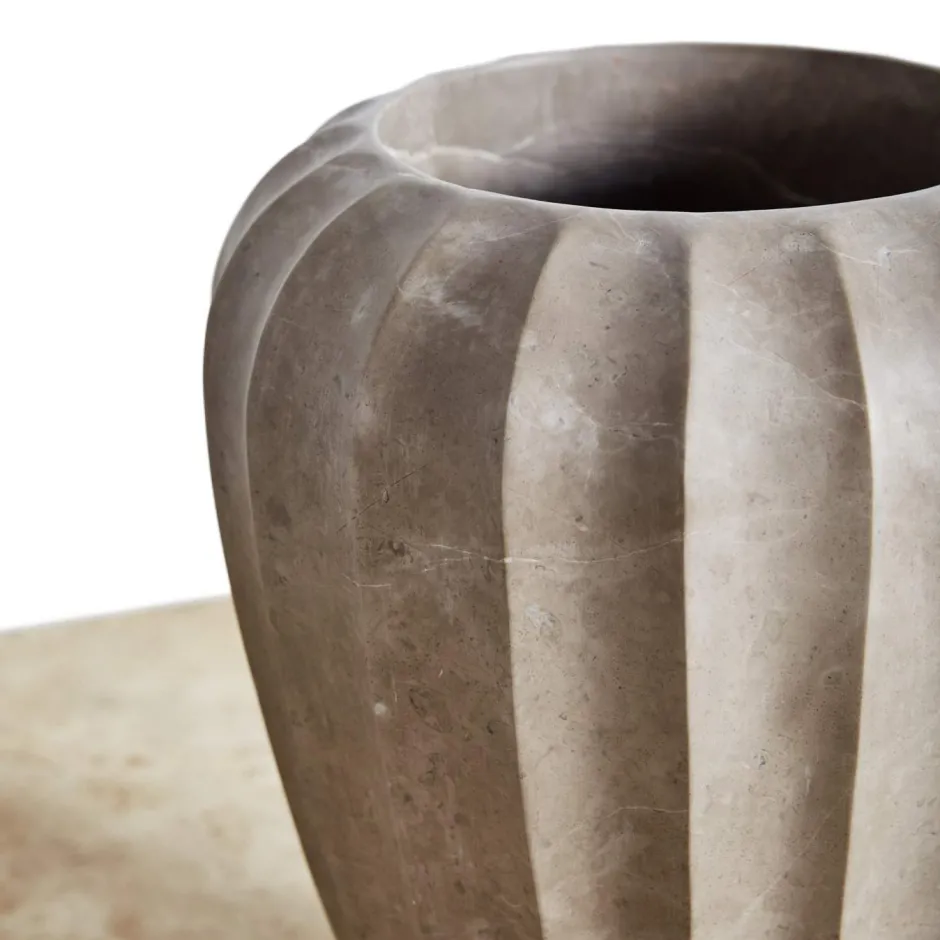 Vases<Kelly Wearstler fluted large vase LIGHTSMOKE