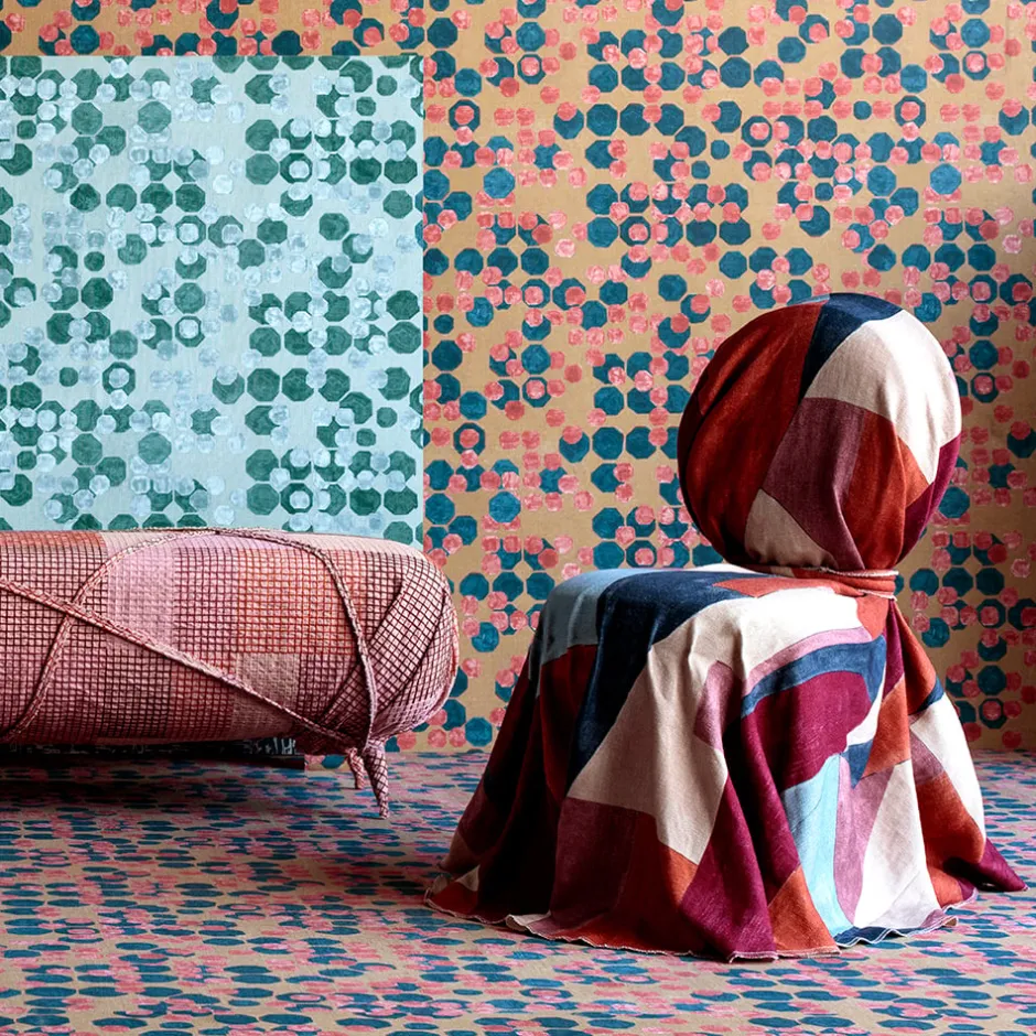 Wallcoverings<Kelly Wearstler hex wallpaper ARIZONA