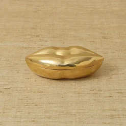 Objects<Kelly Wearstler kiss box NATURALBRASS