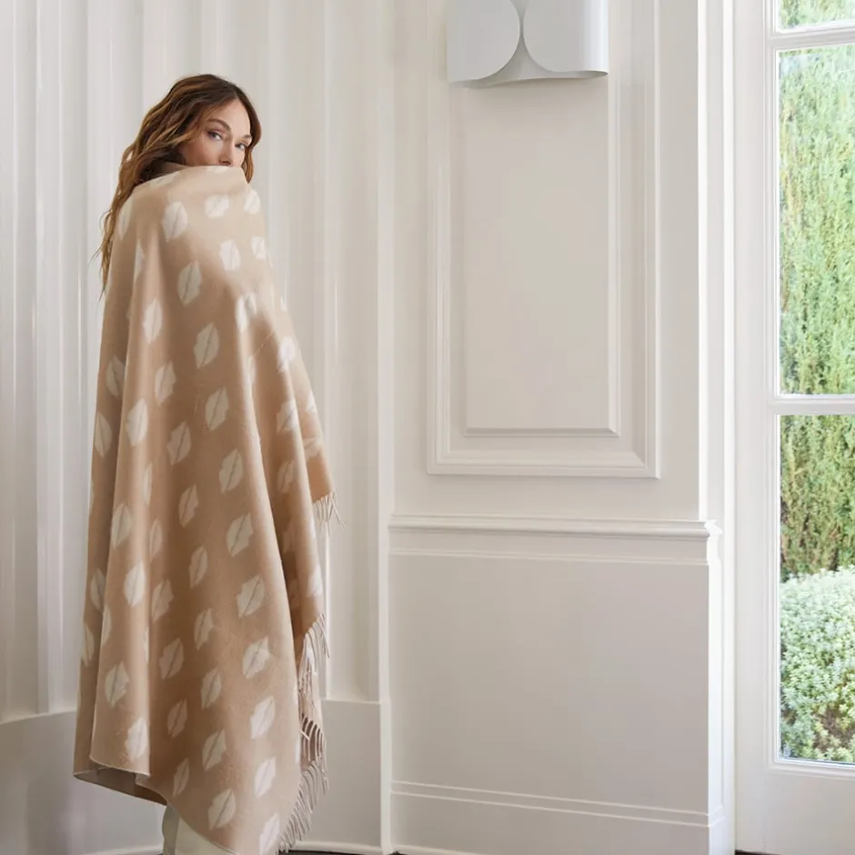 Throws<Kelly Wearstler luxe kisses throw OATMEAL/IVORY