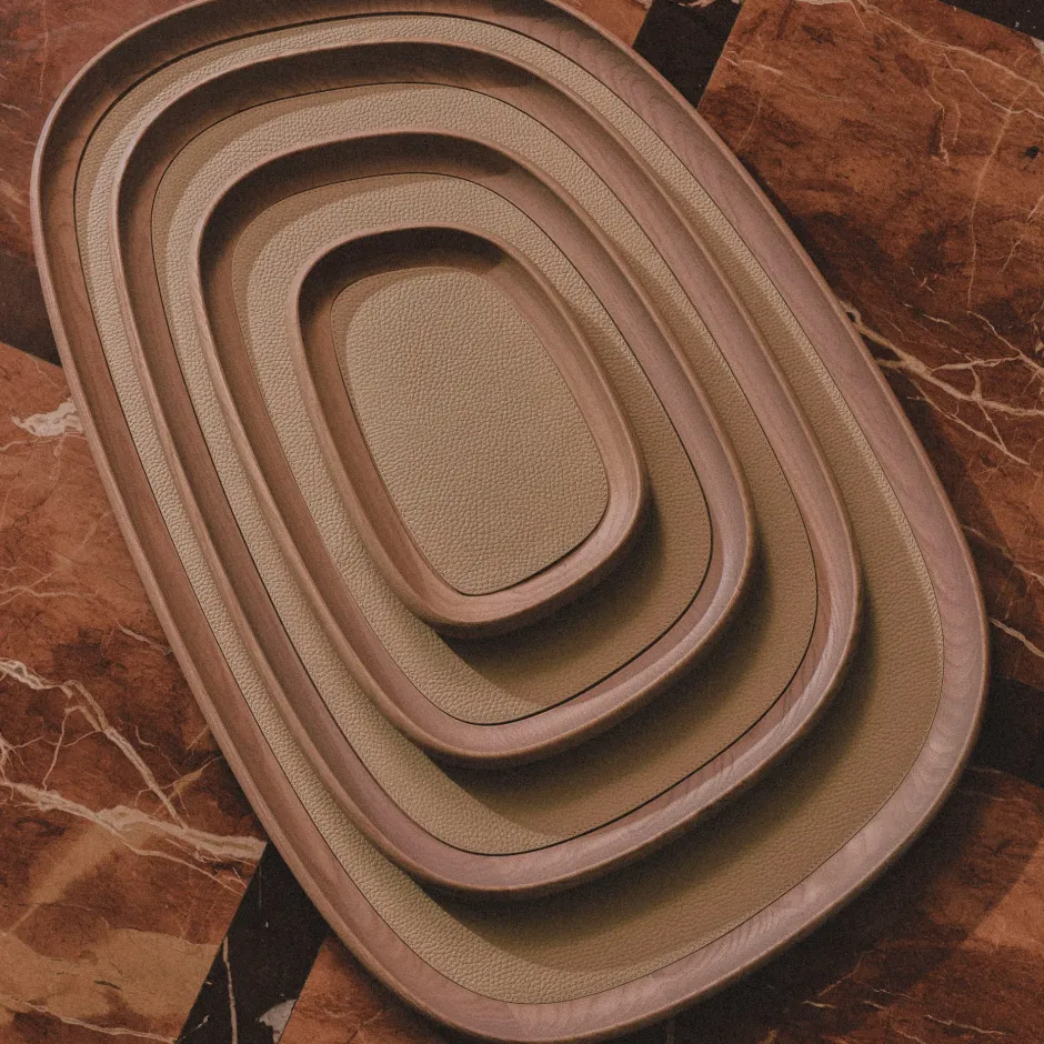 Entertaining|Barware<Kelly Wearstler maris wood tray ASHIVORYLEATHER
