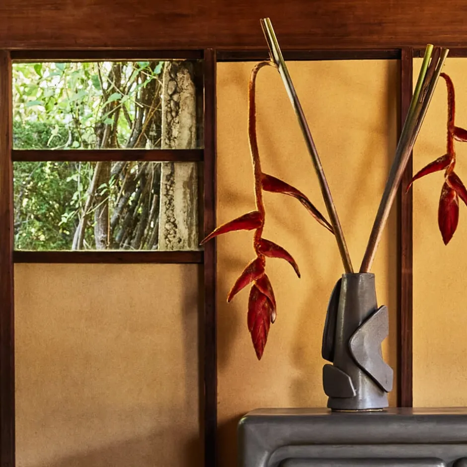 Entertaining|Vases<Kelly Wearstler medium vessel SMOKEYPLUM