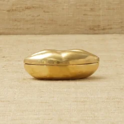 Objects<Kelly Wearstler mini kiss box NATURALBRASS