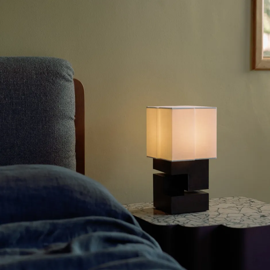 Table<Kelly Wearstler nucleo 14" accent lamp MUSEUMBLACKWITHLINENSHADE