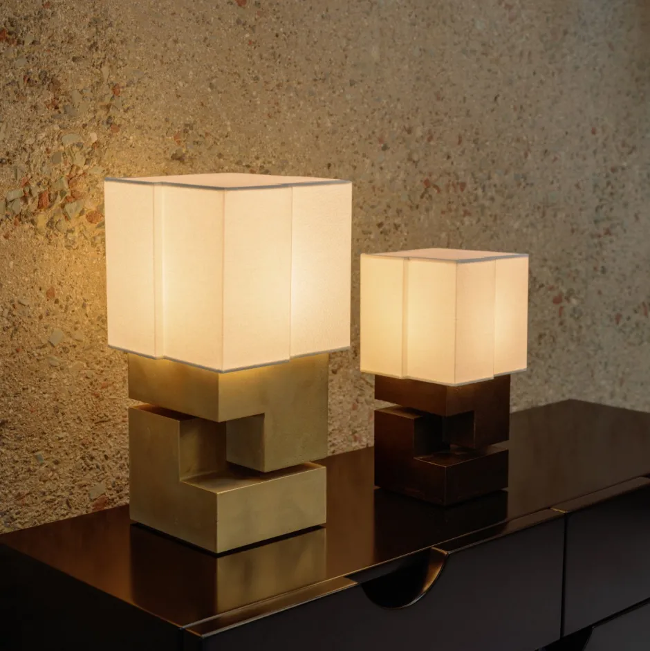 Table<Kelly Wearstler nucleo 14" accent lamp MUSEUMBLACKWITHLINENSHADE