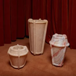 Vases<Kelly Wearstler nudo large vase EMPERADOGOLD