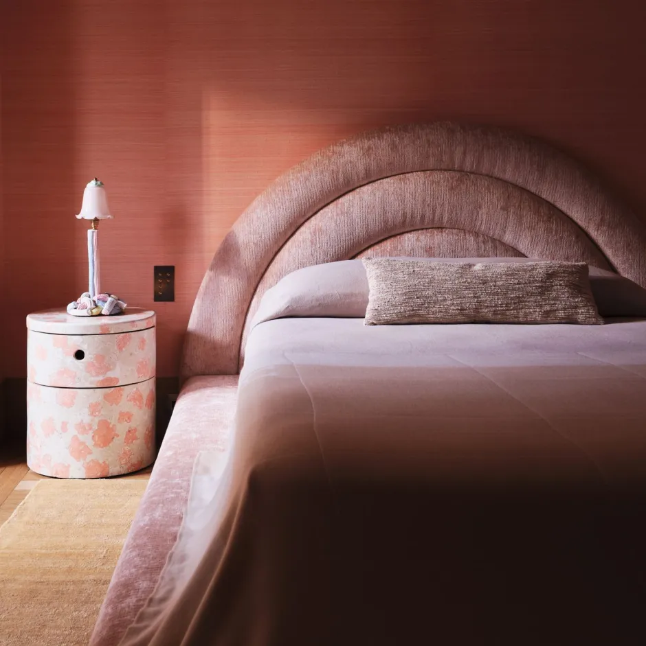 Beds<Kelly Wearstler sunsetter bed