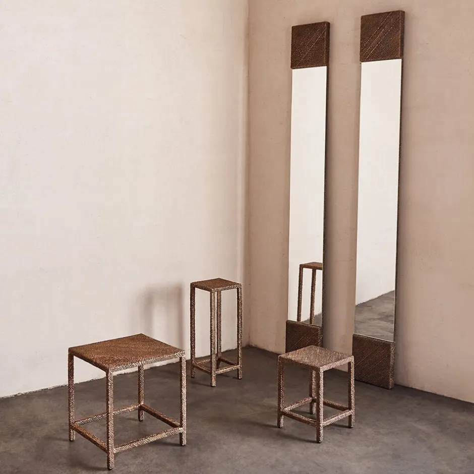 Mirrors<Kelly Wearstler superluxe balthus floor mirror TEXTUREDBURNISHEDBRASS