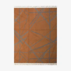 Throws<Kelly Wearstler superluxe channels throw CHESTNUT/CHARCOAL