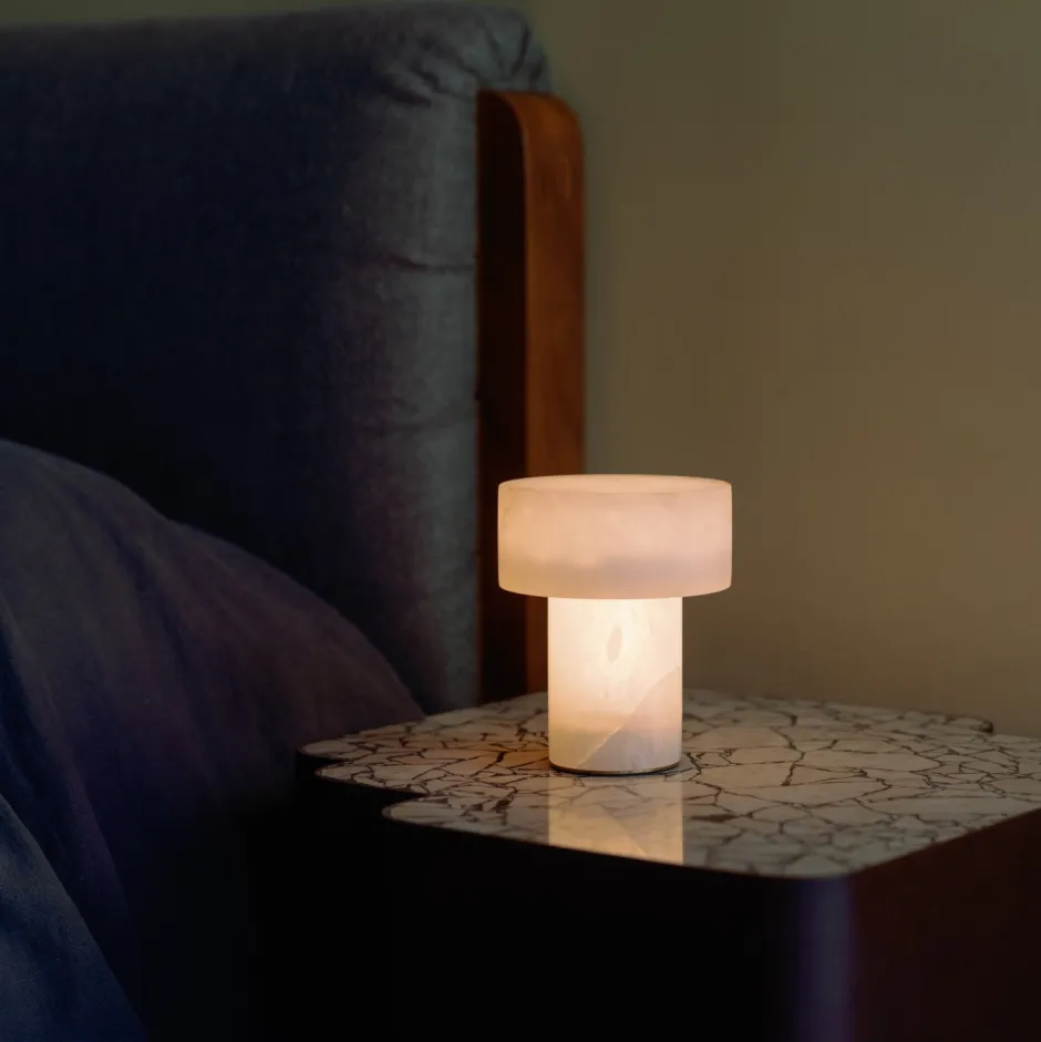 Table|Portables<Kelly Wearstler una rechargeable accent lamp ALABASTER