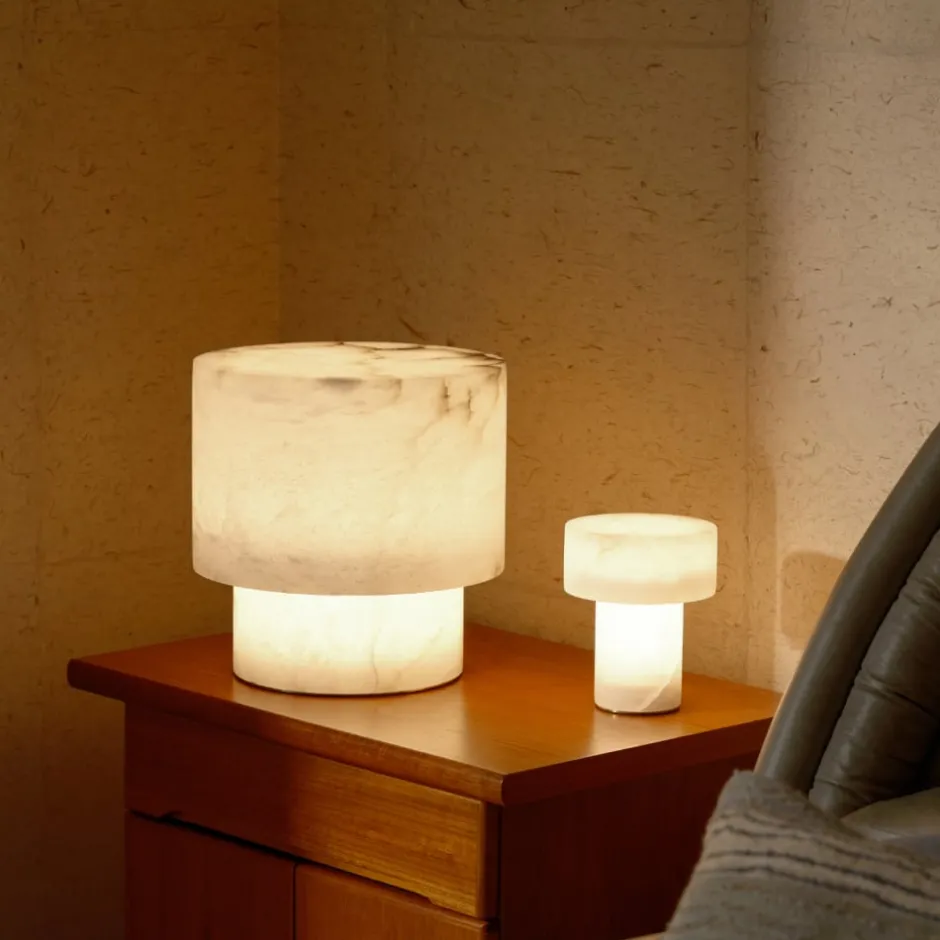 Table<Kelly Wearstler una small table lamp ALABASTER